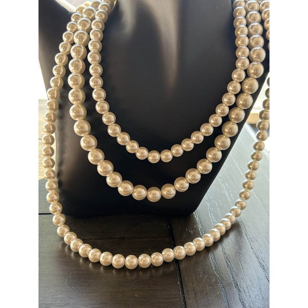 Lele Sadoughi Pearl Three  Row Necklace Layer Gold Tone Closure EUC